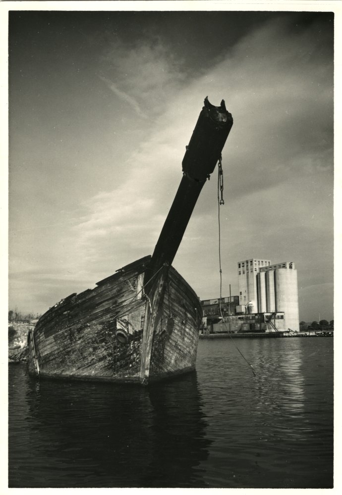 98-279 (click for large image)
